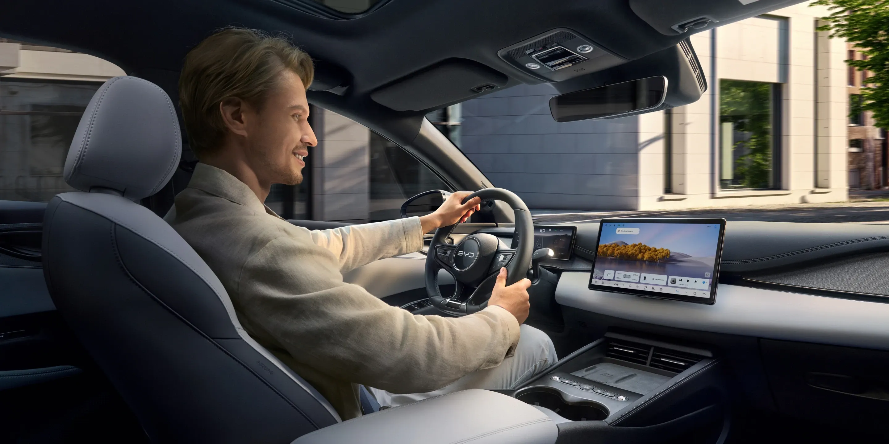 Kéz nélküli vezérlés alkalmazásokhoz, térképekhez és zenéhez