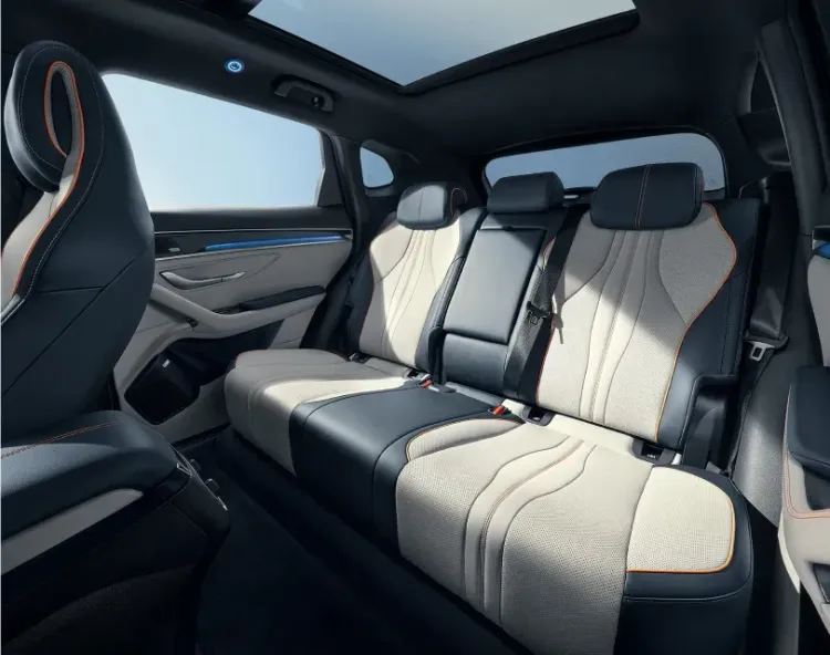 Kényelem a hátsó üléseken