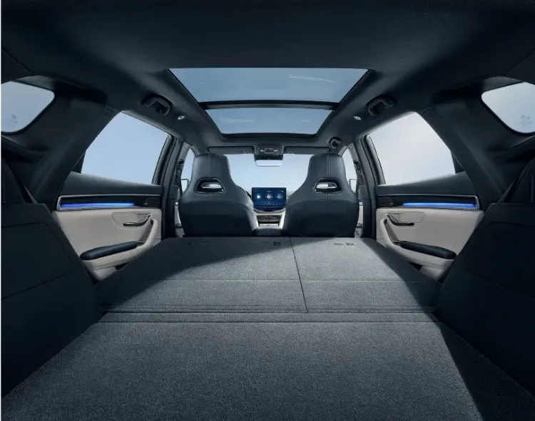 Tekintélyes méretű csomagtér